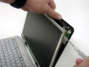 reparatii inlocuire display laptop